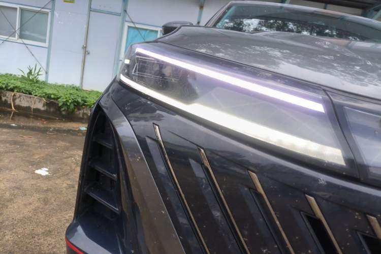 Used CHANGAN CS75 PLUS 2022 2nd Generation 1.5T Automatic Prestige Version Right Front Headlight