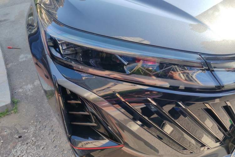 Used CHANGAN CS75 PLUS 2022 Second-Generation 2.0T Automatic Prestige Model Right Front Headlight