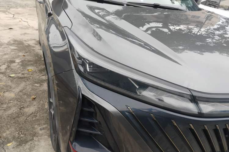 Used CHANGAN CS75 PLUS 2022 2nd Generation 1.5T Automatic Prestige Version Right Front Headlight