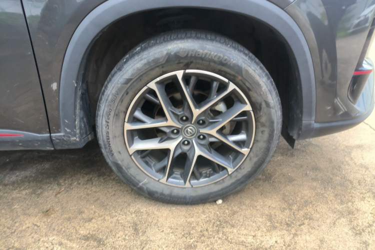 Used CHANGAN CS75 PLUS 2022 2nd Generation 1.5T Automatic Prestige Version Right Front Wheel Hub