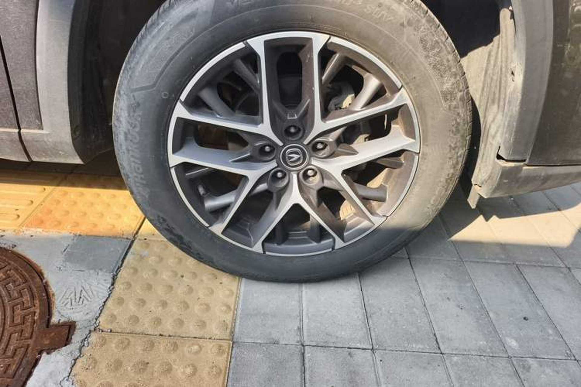 Used CHANGAN CS75 PLUS 2022 2nd Generation 1.5T Automatic Prestige Version Right Front Wheel Hub