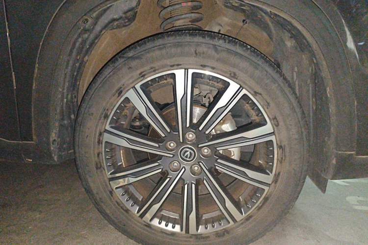 Used CHANGAN CS75 PLUS 2022 2nd Generation 1.5T Automatic Luxury Edition Right Front Wheel Hub