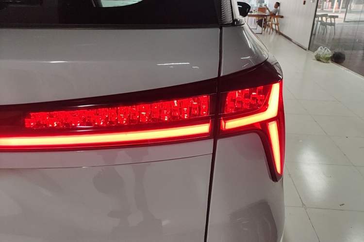 Used CHANGAN CS75 PLUS 2022 2nd Generation 1.5T Automatic Pilot Version Right Rear Taillight