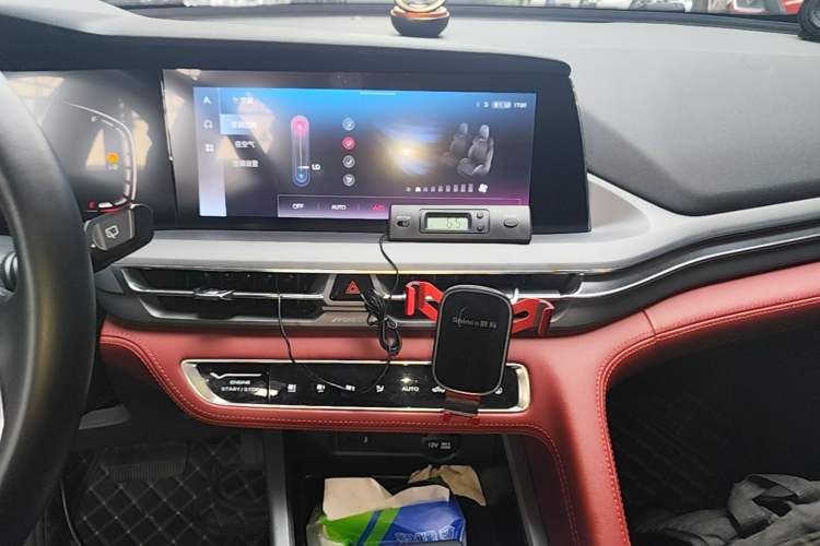 Used CHANGAN CS75 PLUS 2022 Classic Edition 1.5T Automatic Pioneer Model Audio And AC Panel