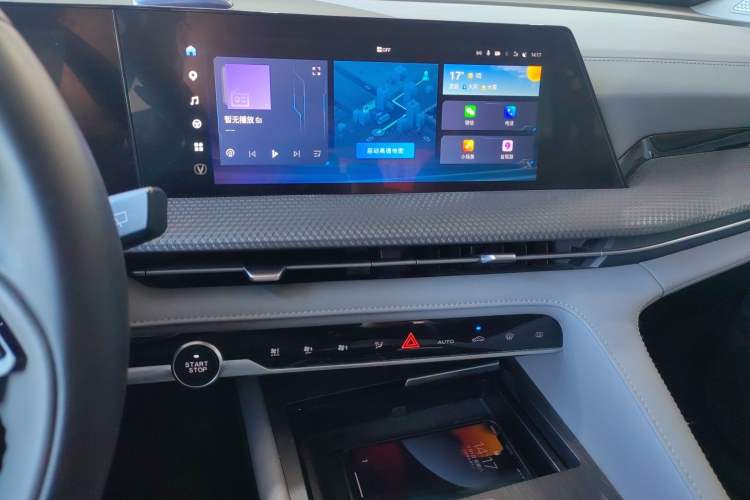 Used CHANGAN CS75 PLUS 2022 2nd Generation 1.5T Automatic Prestige Version Audio And AC Panel