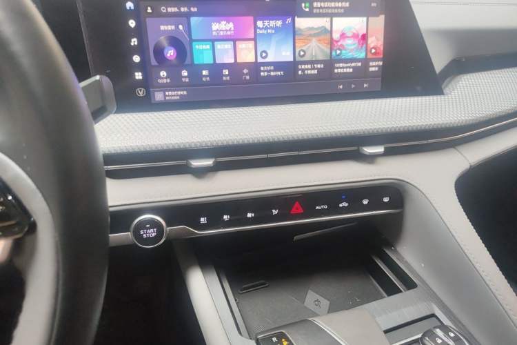 Used CHANGAN CS75 PLUS 2022 2nd Generation 1.5T Automatic Prestige Version Audio And AC Panel