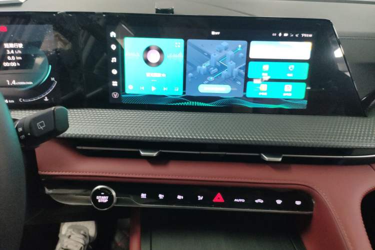 Used CHANGAN CS75 PLUS 2022 2nd Generation 1.5T Automatic Luxury Edition Audio And AC Panel