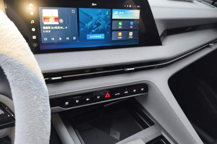 Used CHANGAN CS75 PLUS 2022 2nd Generation 1.5T Automatic Luxury Edition Audio And AC Panel