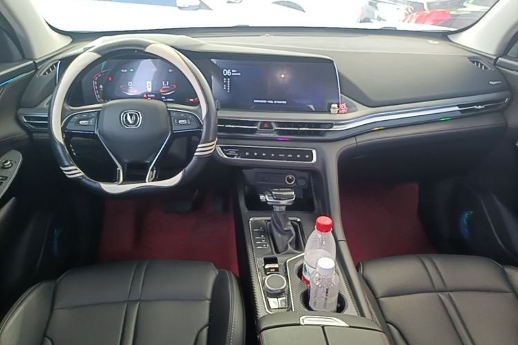 Used CHANGAN CS75 PLUS 2022 Classic Edition 1.5T Automatic Pioneer Model Center Console