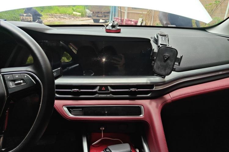 Used CHANGAN CS75 PLUS 2022 1.5T Automatic Luxury Model Center Console
