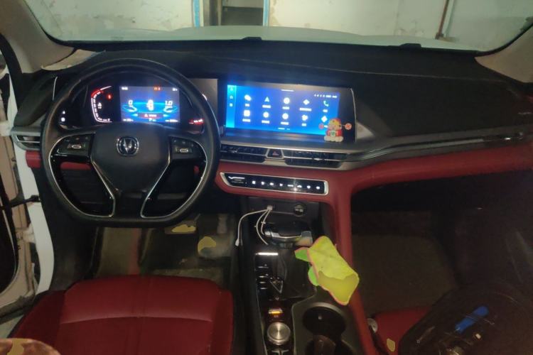 Used CHANGAN CS75 PLUS 2022 Classic Edition 1.5T Automatic Pioneer Model Center Console