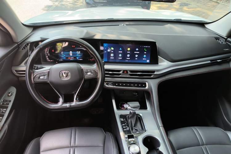Used CHANGAN CS75 PLUS 2022 Classic Edition 1.5T Automatic Pioneer Model Center Console