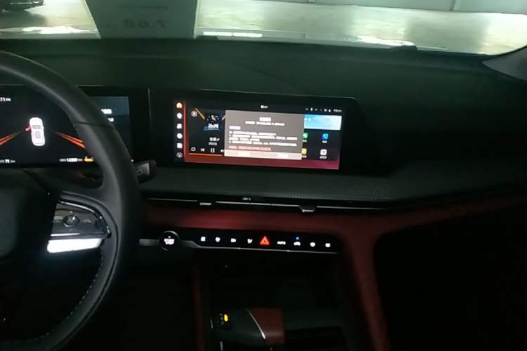 Used CHANGAN CS75 PLUS 2022 2nd Generation 1.5T Automatic Luxury Edition Center Console