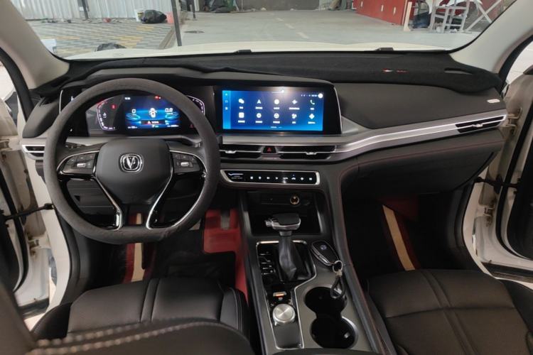 Used CHANGAN CS75 PLUS 2022 Classic Edition 1.5T Automatic Pioneer Model Center Console