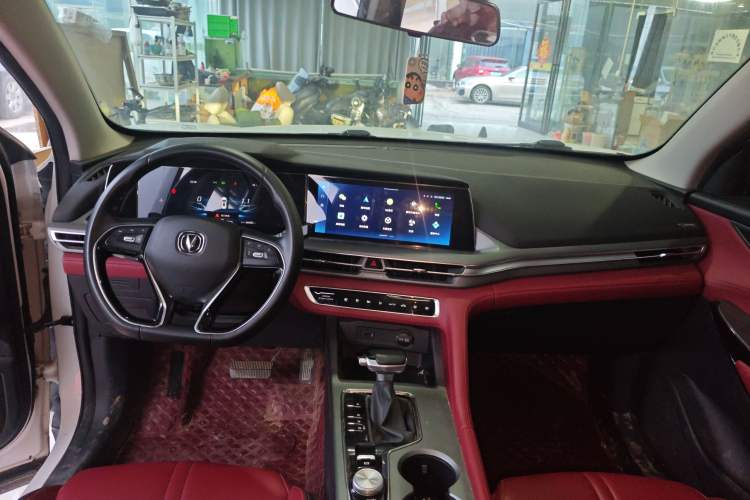 Used CHANGAN CS75 PLUS 2022 Classic Edition 1.5T Automatic Pioneer Model Center Console