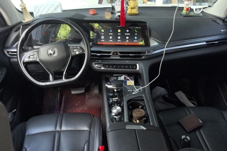 Used CHANGAN CS75 PLUS 2022 1.5T Automatic Luxury Model Center Console
