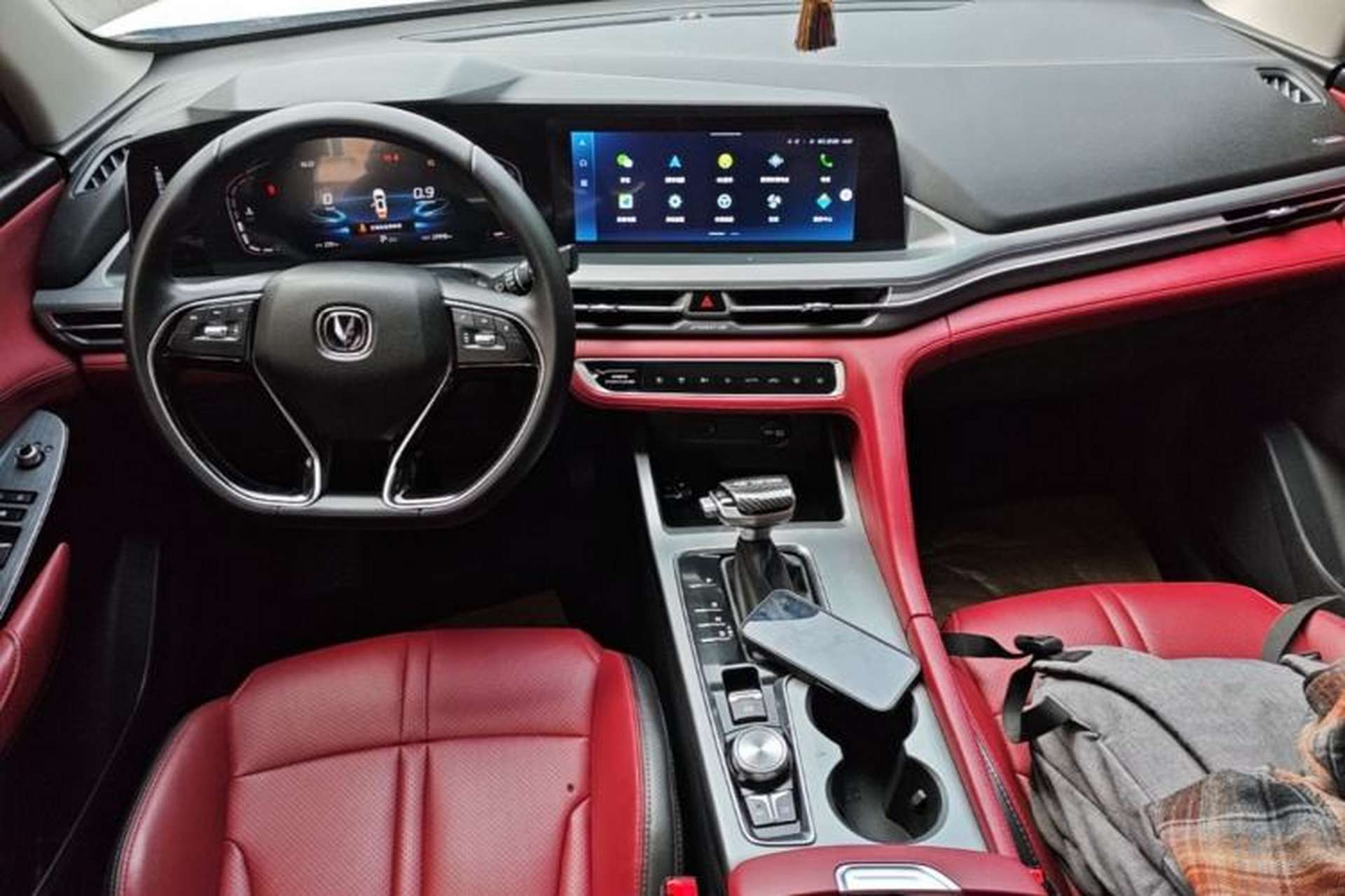 Used CHANGAN CS75 PLUS 2022 Classic Edition 1.5T Automatic Pioneer Model Center Console