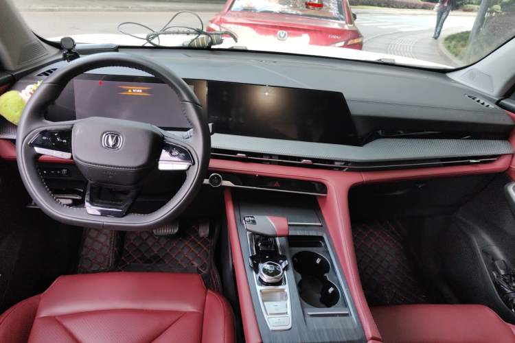 Used CHANGAN CS75 PLUS 2022 2nd Generation 1.5T Automatic Prestige Version Center Console