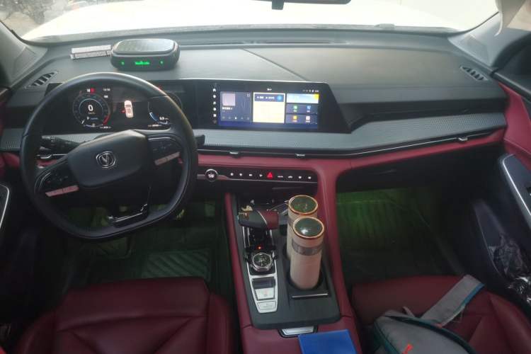 Used CHANGAN CS75 PLUS 2022 2nd Generation 1.5T Automatic Prestige Version Center Console