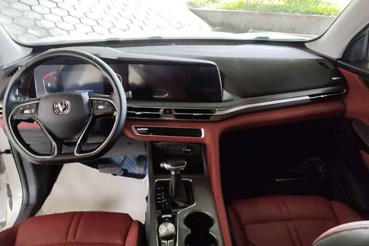 Used CHANGAN CS75 PLUS 2022 Classic Edition 1.5T Automatic Pioneer Model Center Console