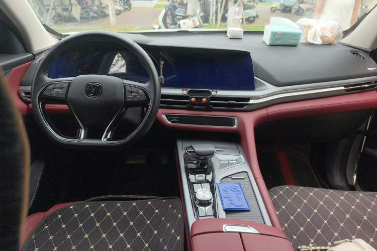 Used CHANGAN CS75 PLUS 2022 2nd Generation 1.5T Automatic Luxury Version Center Console