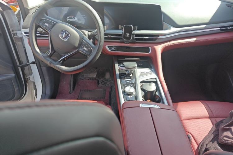 Used CHANGAN CS75 PLUS 2022 1.5T Automatic Luxury Model Center Console