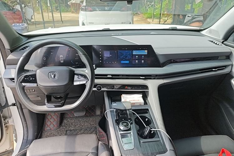 Used CHANGAN CS75 PLUS 2022 2nd Generation 1.5T Automatic Prestige Version Center Console
