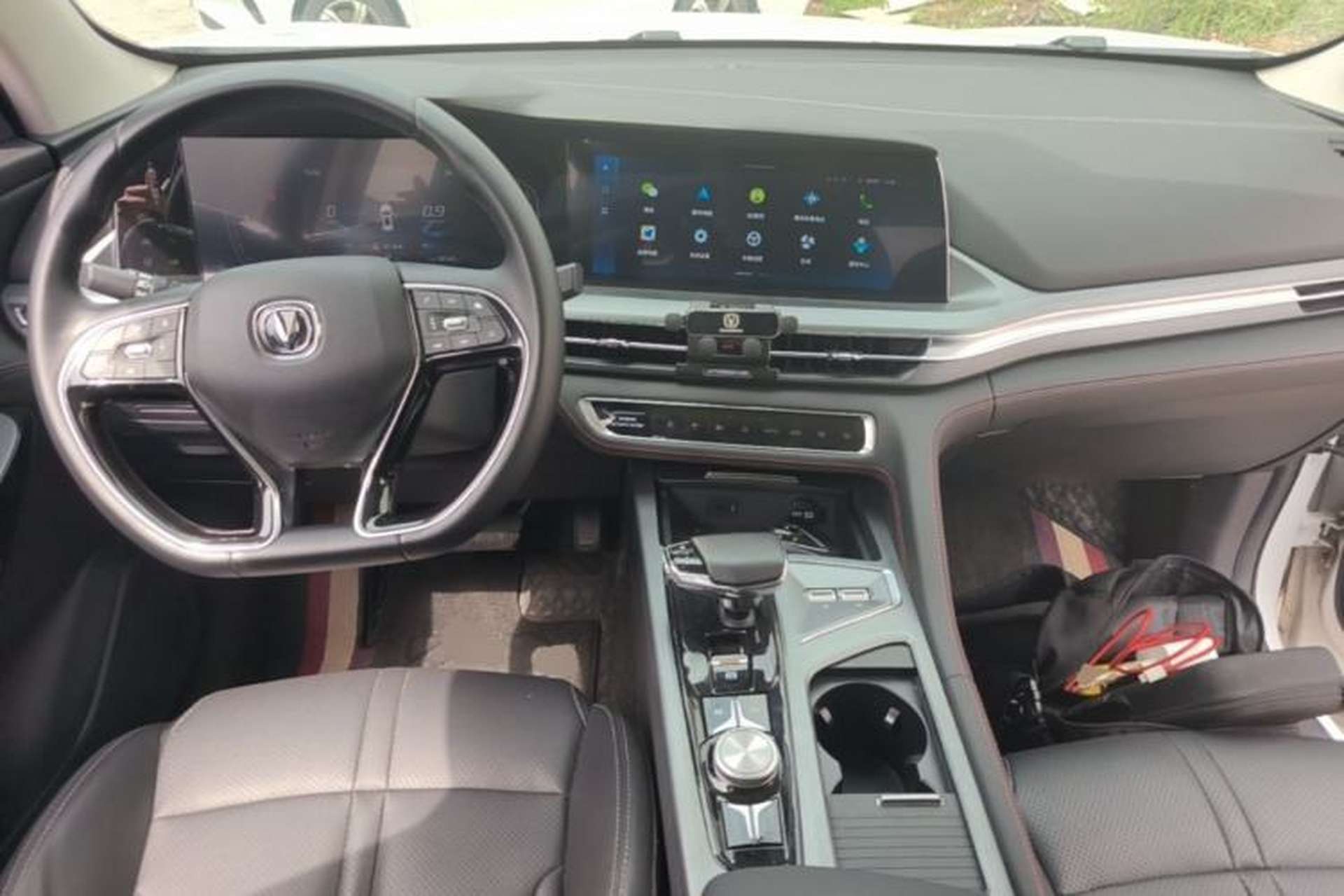 Used CHANGAN CS75 PLUS 2022 1.5T Automatic Luxury Model Center Console
