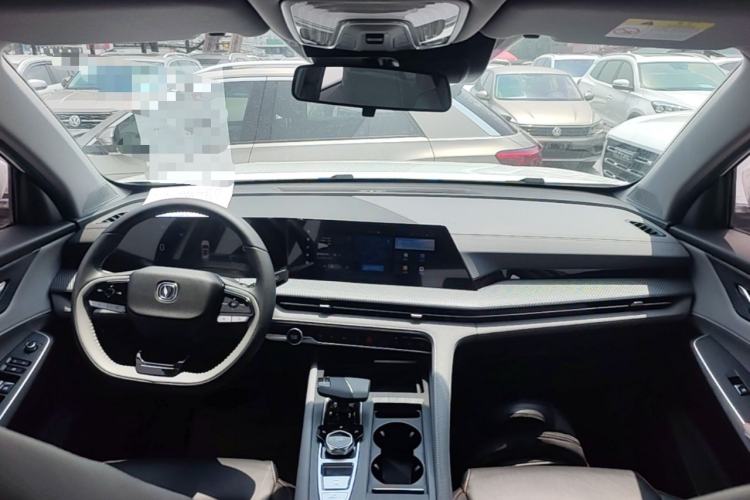 Used CHANGAN CS75 PLUS 2022 2nd Generation 1.5T Automatic Prestige Version Center Console