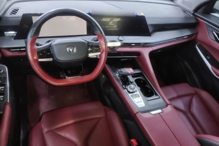 Used CHANGAN CS75 PLUS 2022 Second-Generation 2.0T Automatic Prestige Model Center Console