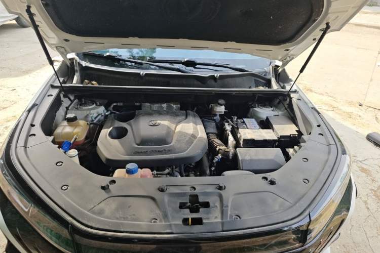 Used CHANGAN CS75 PLUS 2022 2nd Generation 1.5T Automatic Prestige Version Engine Bay