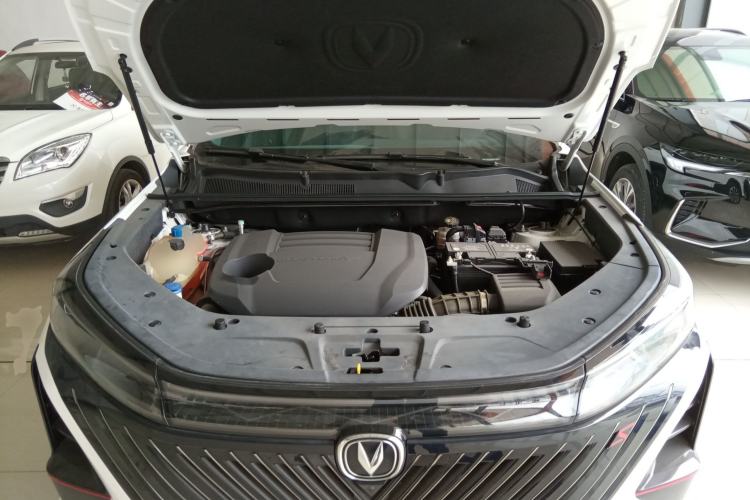 Used CHANGAN CS75 PLUS 2022 Second-Generation 2.0T Automatic Prestige Model Engine Bay