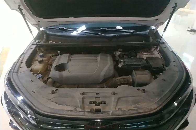 Used CHANGAN CS75 PLUS 2022 Second-Generation 2.0T Automatic Prestige Model Engine Bay