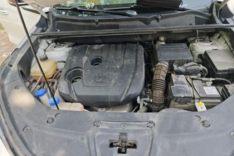 Used CHANGAN CS75 PLUS 2022 1.5T Automatic Luxury Model Engine Bay