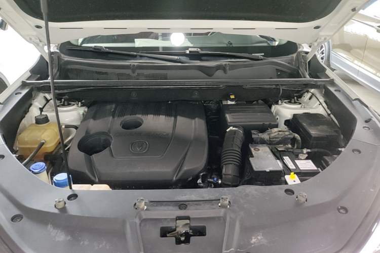 Used CHANGAN CS75 PLUS 2022 1.5T Automatic Luxury Model Engine Bay