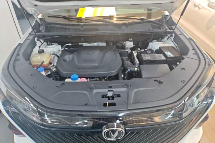 Used CHANGAN CS75 PLUS 2022 2nd Generation 1.5T Automatic Prestige Version Engine Bay