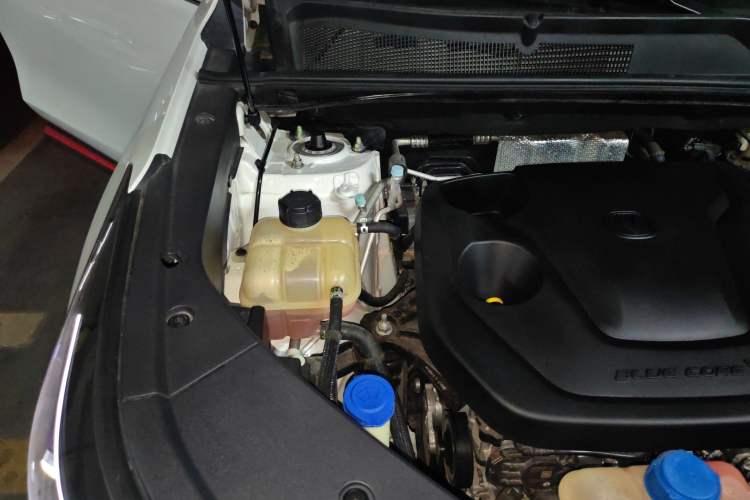Used CHANGAN CS75 PLUS 2022 2nd Generation 1.5T Automatic Prestige Version Engine Bay Right