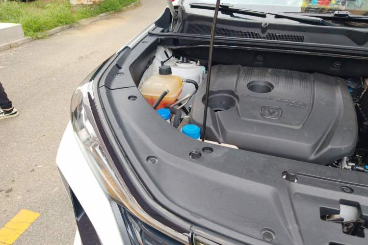 Used CHANGAN CS75 PLUS 2022 1.5T Automatic Luxury Model Engine Bay Right