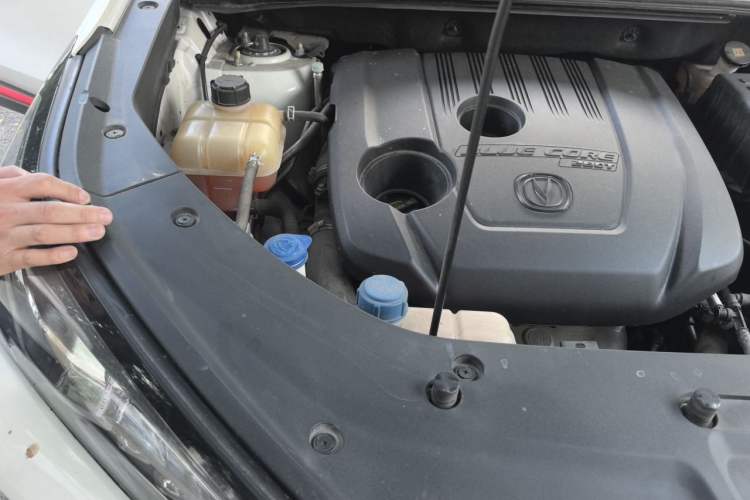 Used CHANGAN CS75 PLUS 2022 1.5T Automatic Luxury Model Engine Bay Right