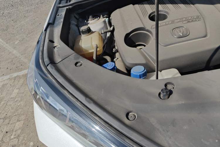 Used CHANGAN CS75 PLUS 2022 1.5T Automatic Luxury Model Engine Bay Right