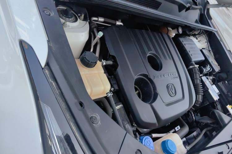 Used CHANGAN CS75 PLUS 2022 1.5T Automatic Luxury Model Engine Bay Right