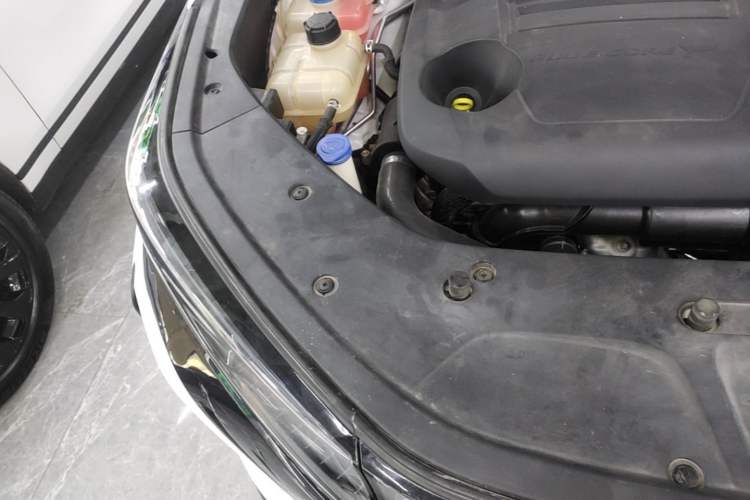 Used CHANGAN CS75 PLUS 2022 Second-Generation 2.0T Automatic Prestige Model Engine Bay Right