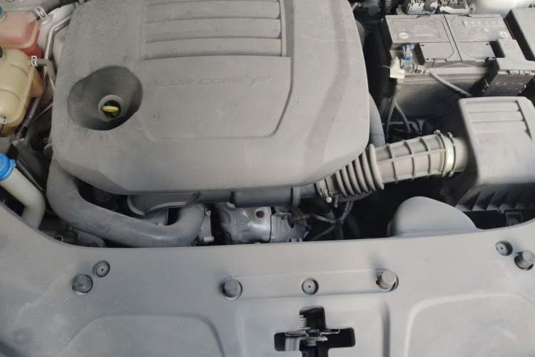 Used CHANGAN CS75 PLUS 2022 Second-Generation 2.0T Automatic Prestige Model Engine Bay