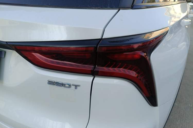 Used CHANGAN CS75 PLUS 2022 1.5T Automatic Luxury Model Exterior 3