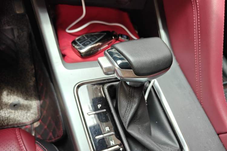 Used CHANGAN CS75 PLUS 2022 1.5T Automatic Luxury Model Gear Lever