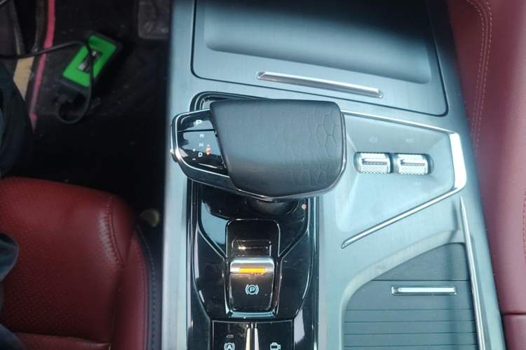 Used CHANGAN CS75 PLUS 2022 1.5T Automatic Luxury Model Gear Lever