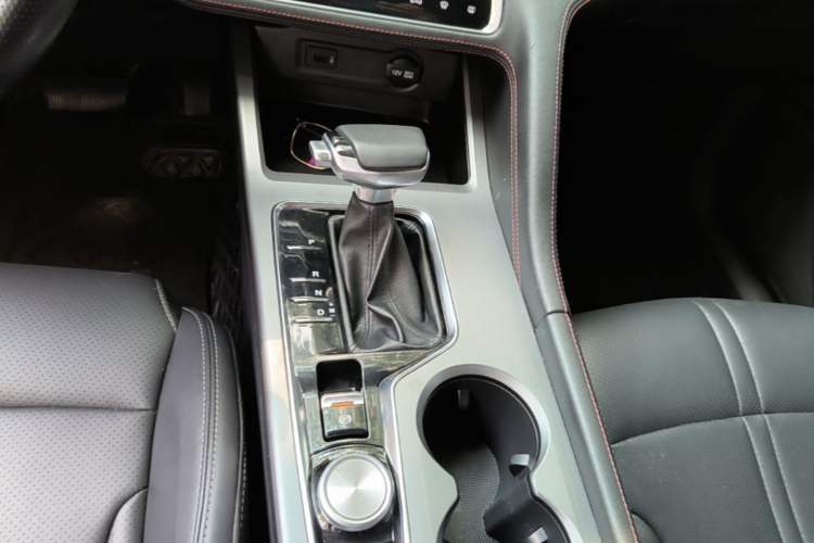 Used CHANGAN CS75 PLUS 2022 Classic Edition 1.5T Automatic Pioneer Model Gear Lever