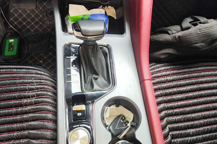 Used CHANGAN CS75 PLUS 2022 Classic Edition 1.5T Automatic Pioneer Model Gear Lever