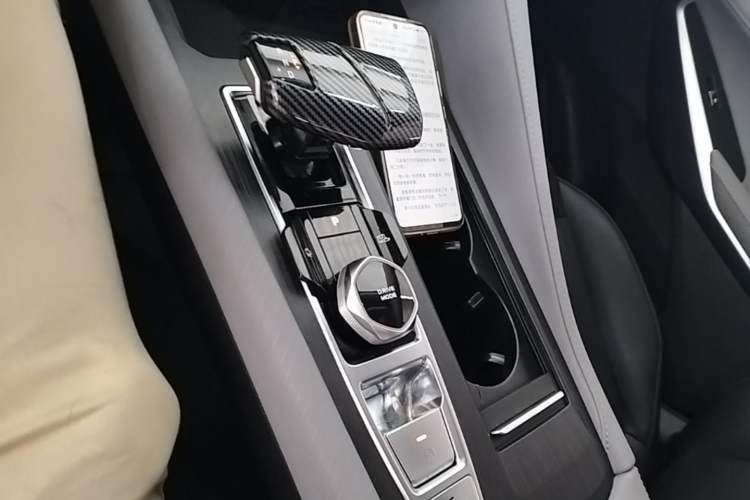 Used CHANGAN CS75 PLUS 2022 2nd Generation 1.5T Automatic Luxury Edition Gear Lever
