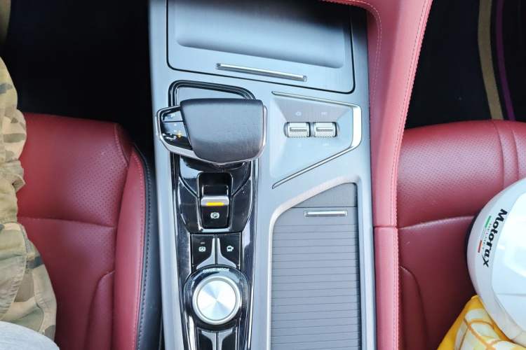 Used CHANGAN CS75 PLUS 2022 1.5T Automatic Luxury Model Gear Lever